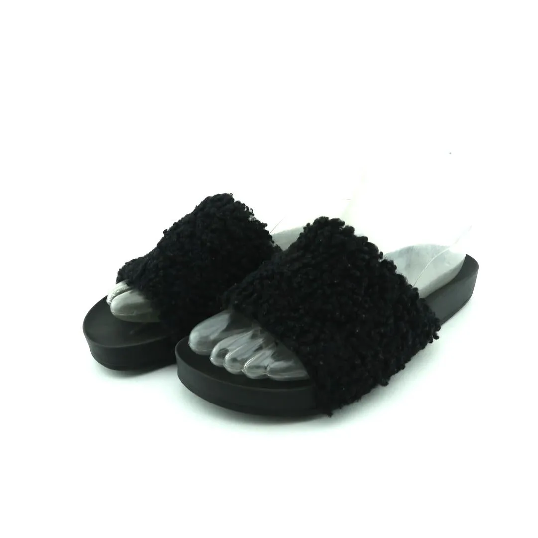 Shoes That Look Like Slippers FOREVER 21 .