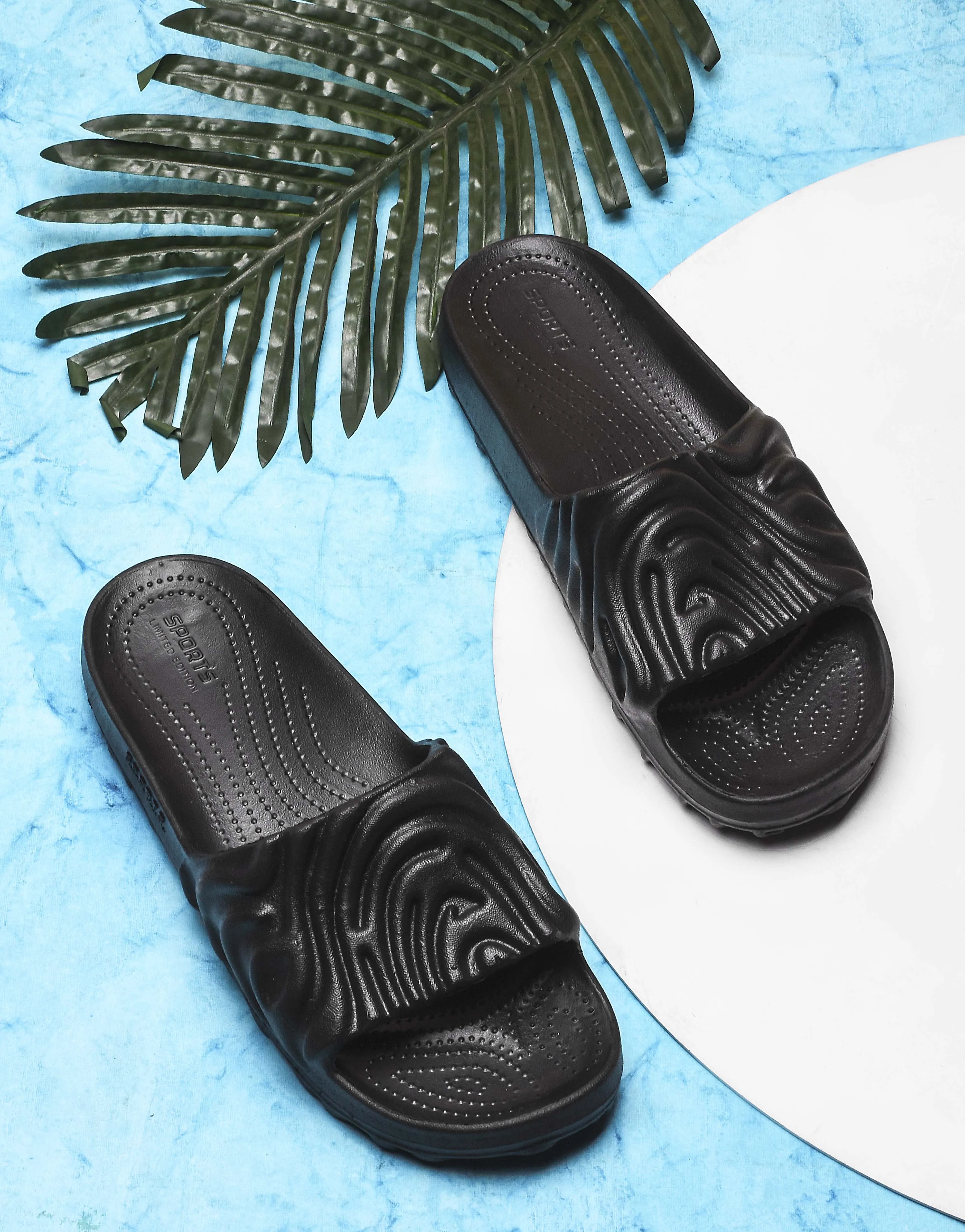 Bersache Extra Soft Classic Casual with Back Strap Regular wear with Ultra Soft & Flexibility Technology Flip-Flop for Men's/ Boy's 6050-Black Faux Fur Slides