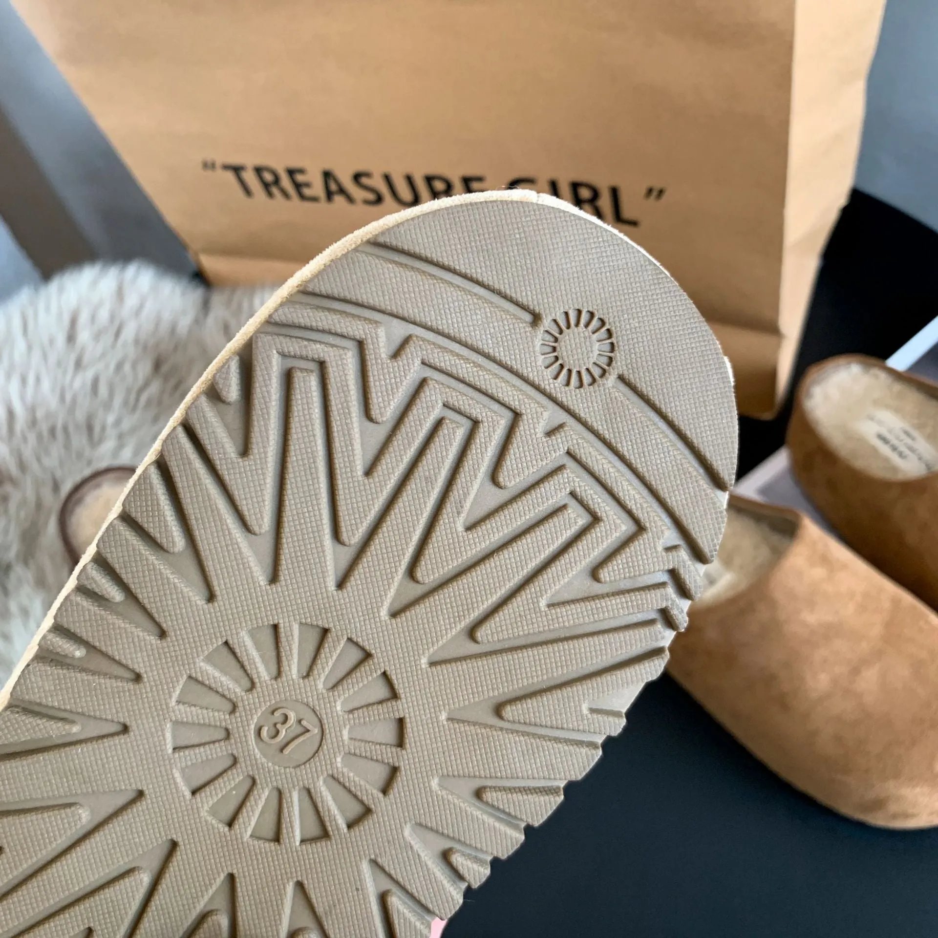 Milkstep Slippers Cozy Suede Winter Slippers with Plush Lining Non-Slip Sole