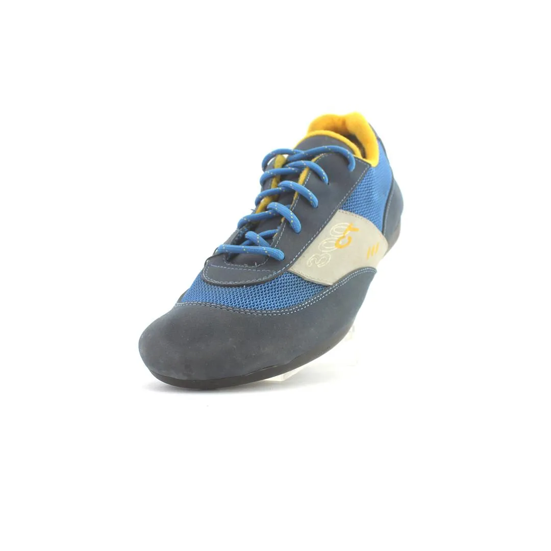 Sneakers Vs Running Shoes DECATHLON CT 300