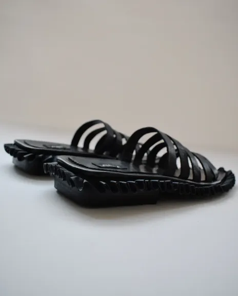 KAYADUA The low block heel Flowt slip-on style with strap detail Portuguese Slippers