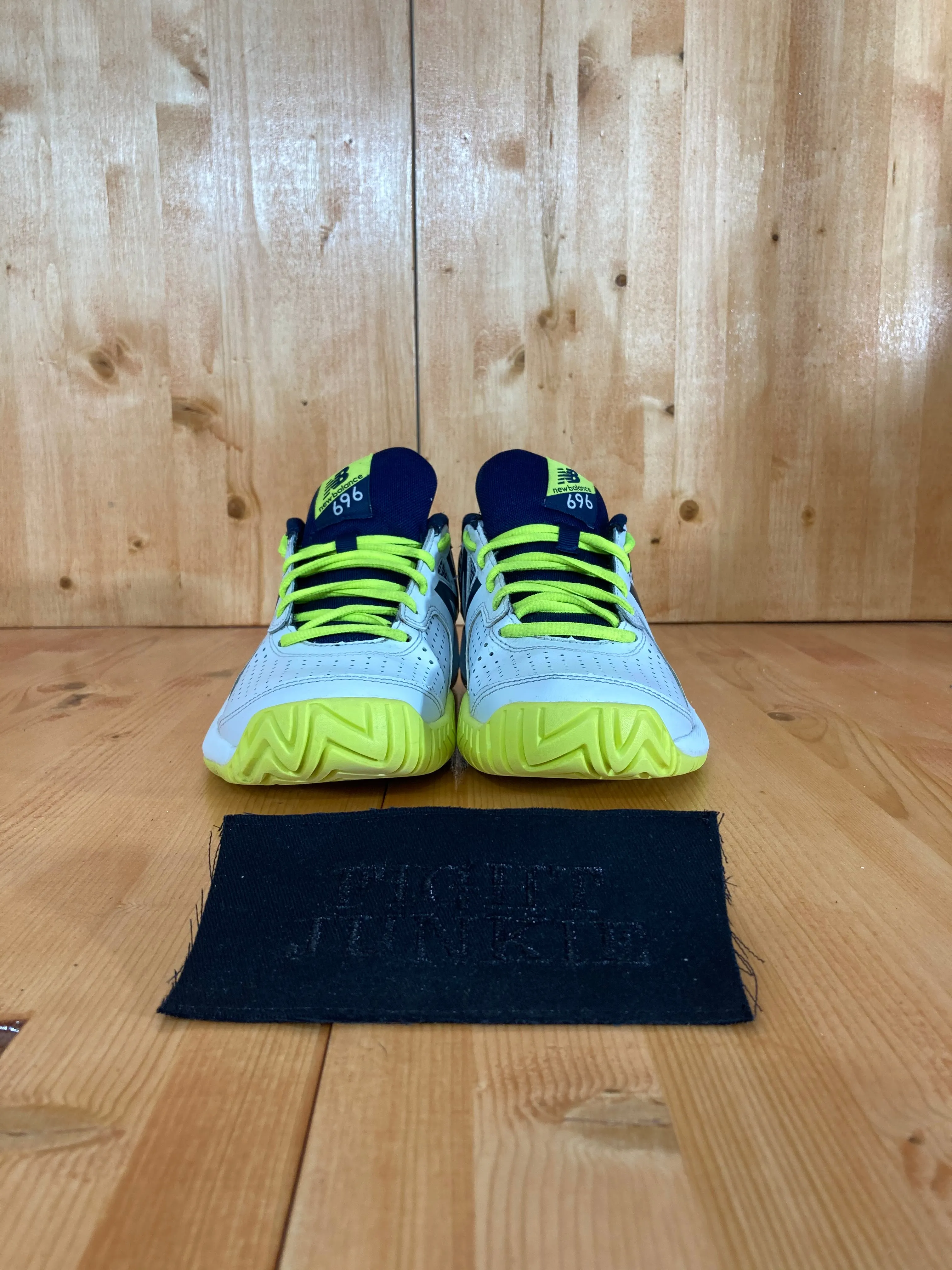 NEW BALANCE 696 V3 V 3 Men Size 8.5 Tennis Shoes Sneakers New Balance Grises