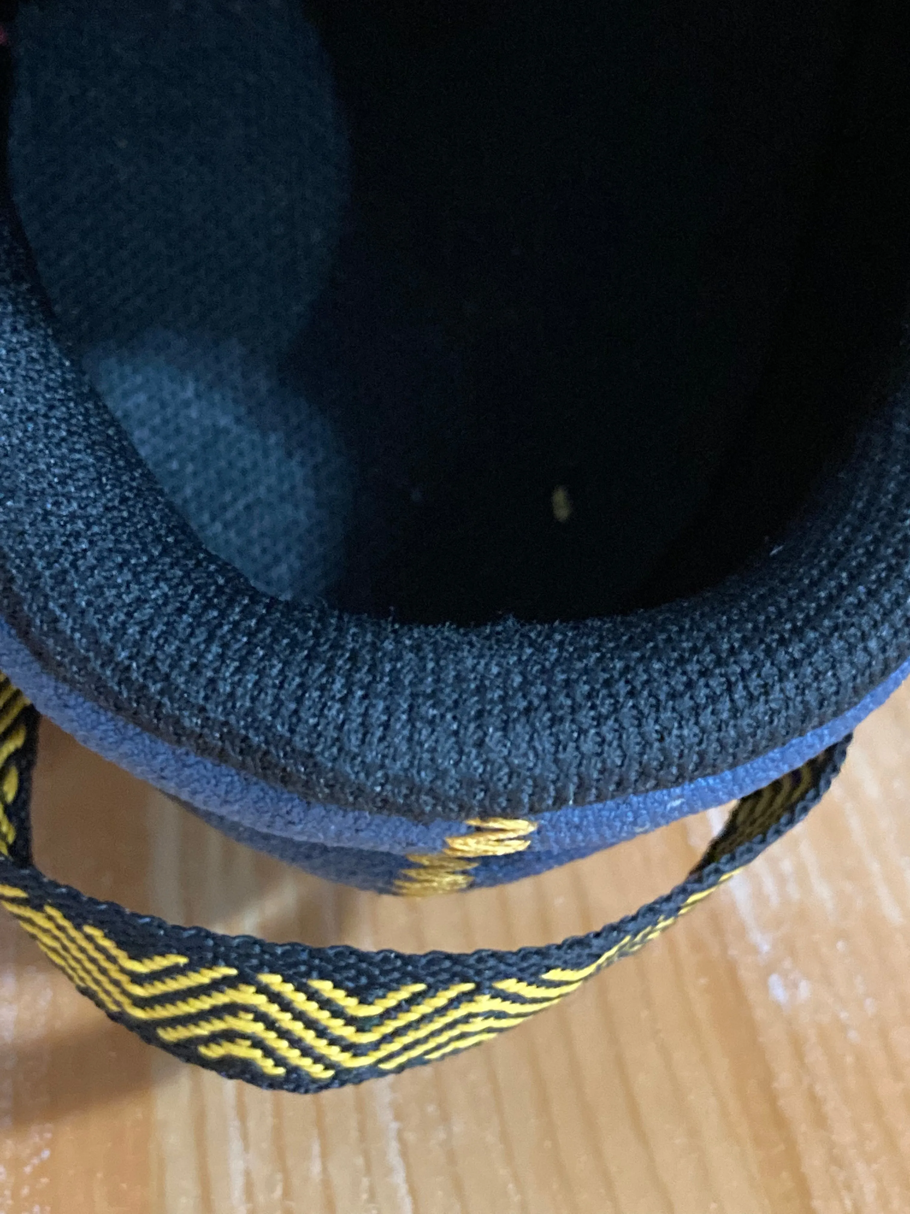 Women's Miu Miu New Balance NEW BALANCE ARISHI Youth Size 6 Shoes Sneakers Gray & Blue YPTARIG1