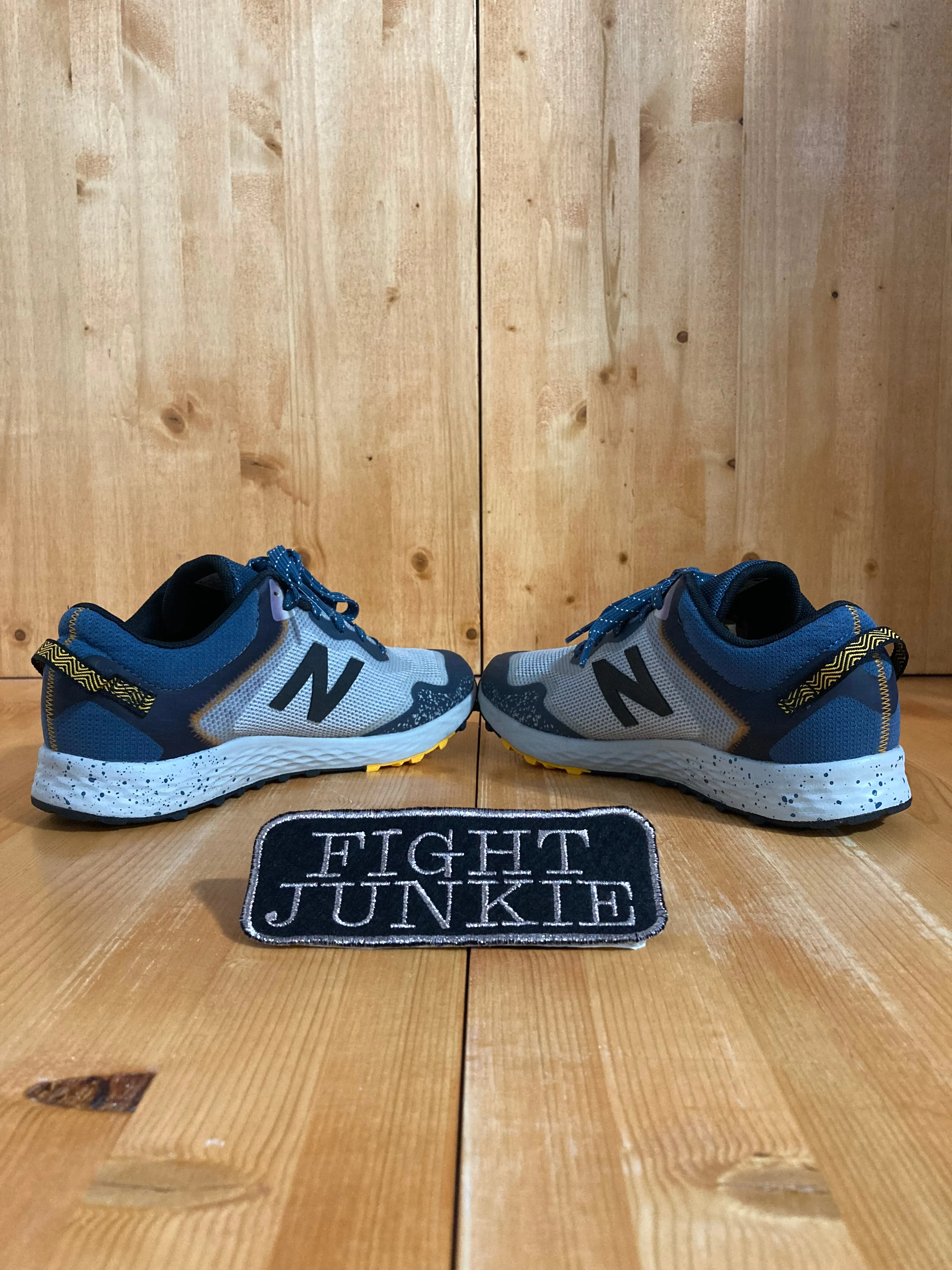 Women's New Balance Retro Sneakers NEW BALANCE ARISHI Youth Size 6 Shoes Sneakers Gray & Blue YPTARIG1