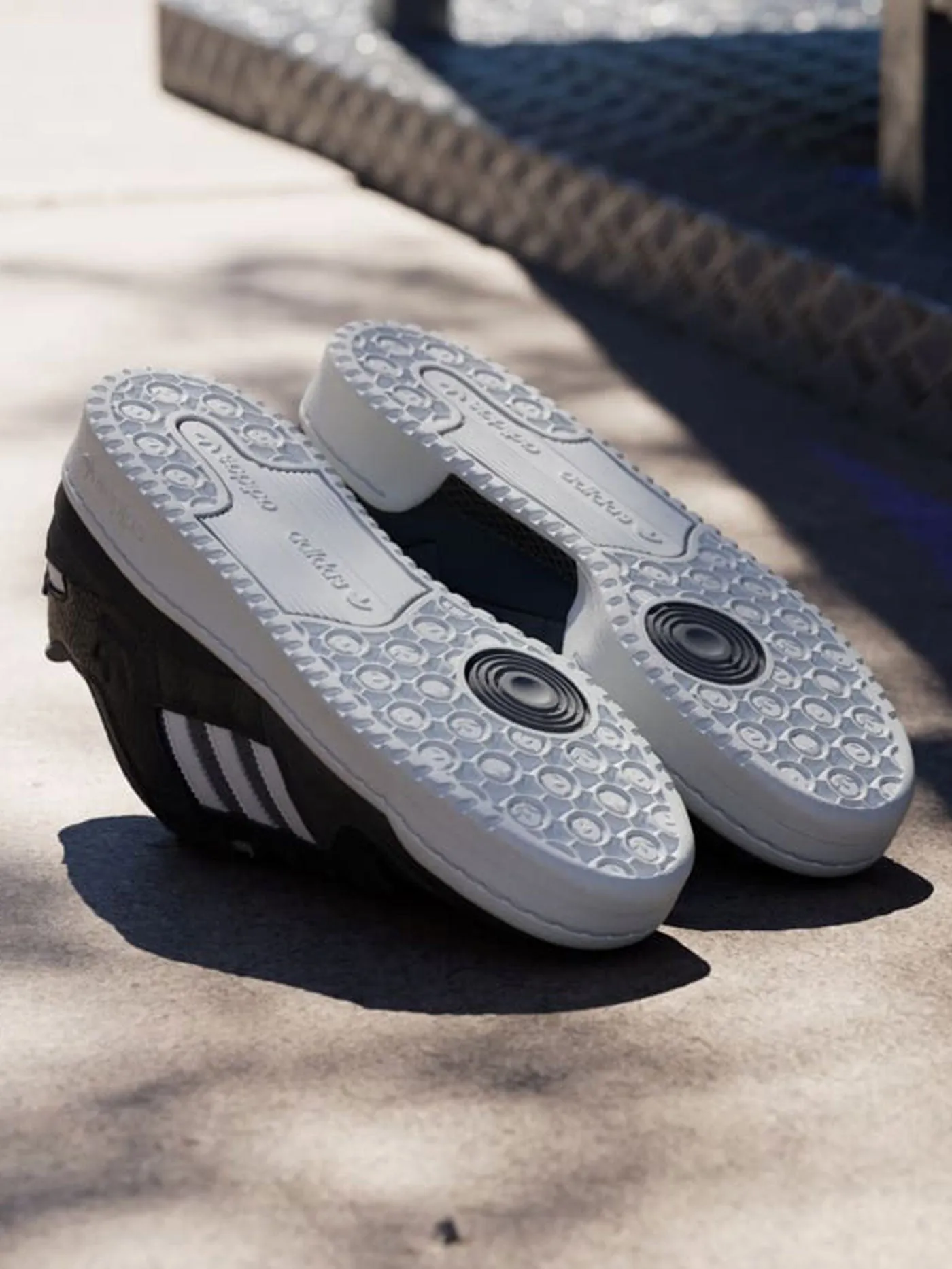 Forum 84 Low Adv Carbon/Crystal White/Grey Three Shoes Shoes Adidas Forum Low