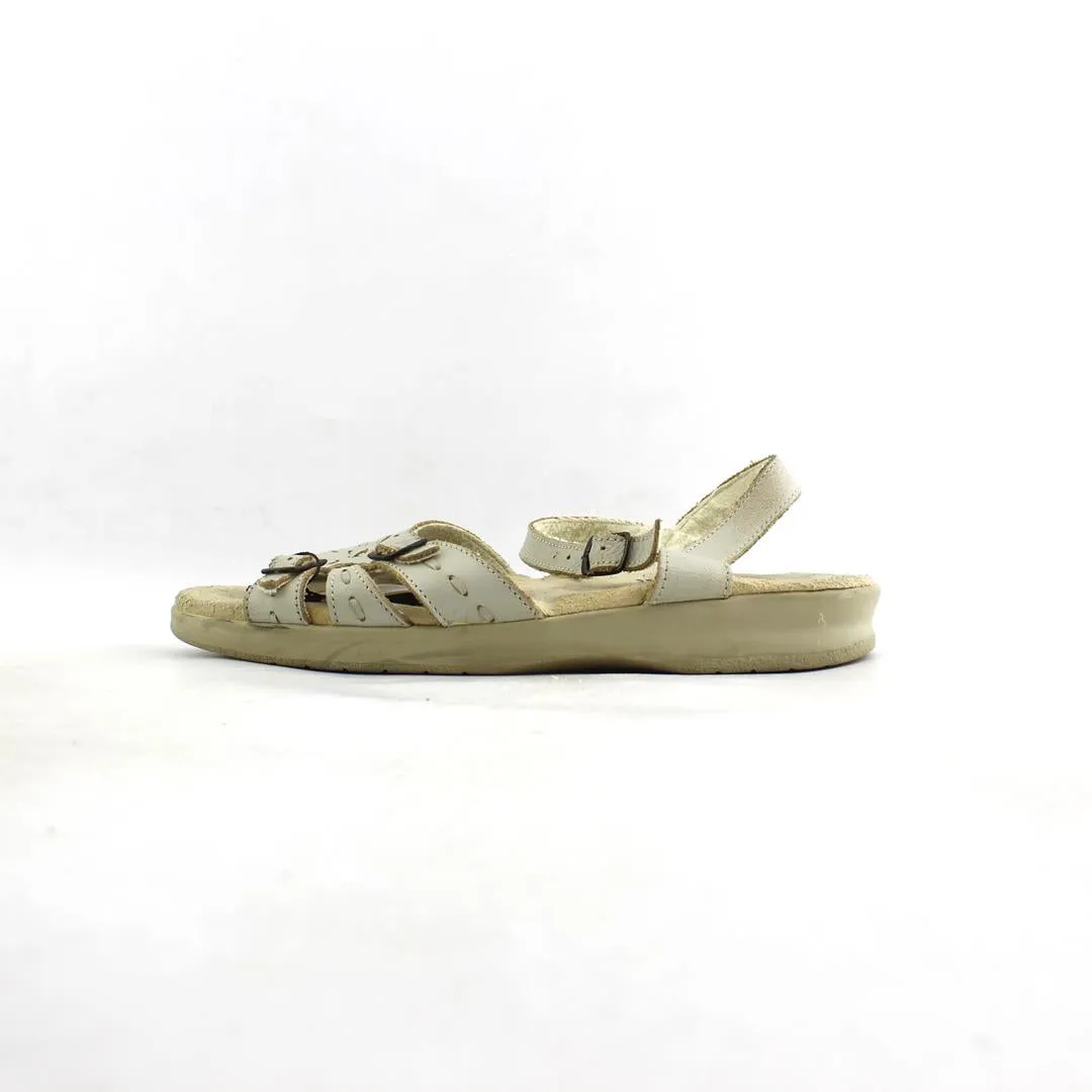 FOOT SAVER . Louis V Slippers