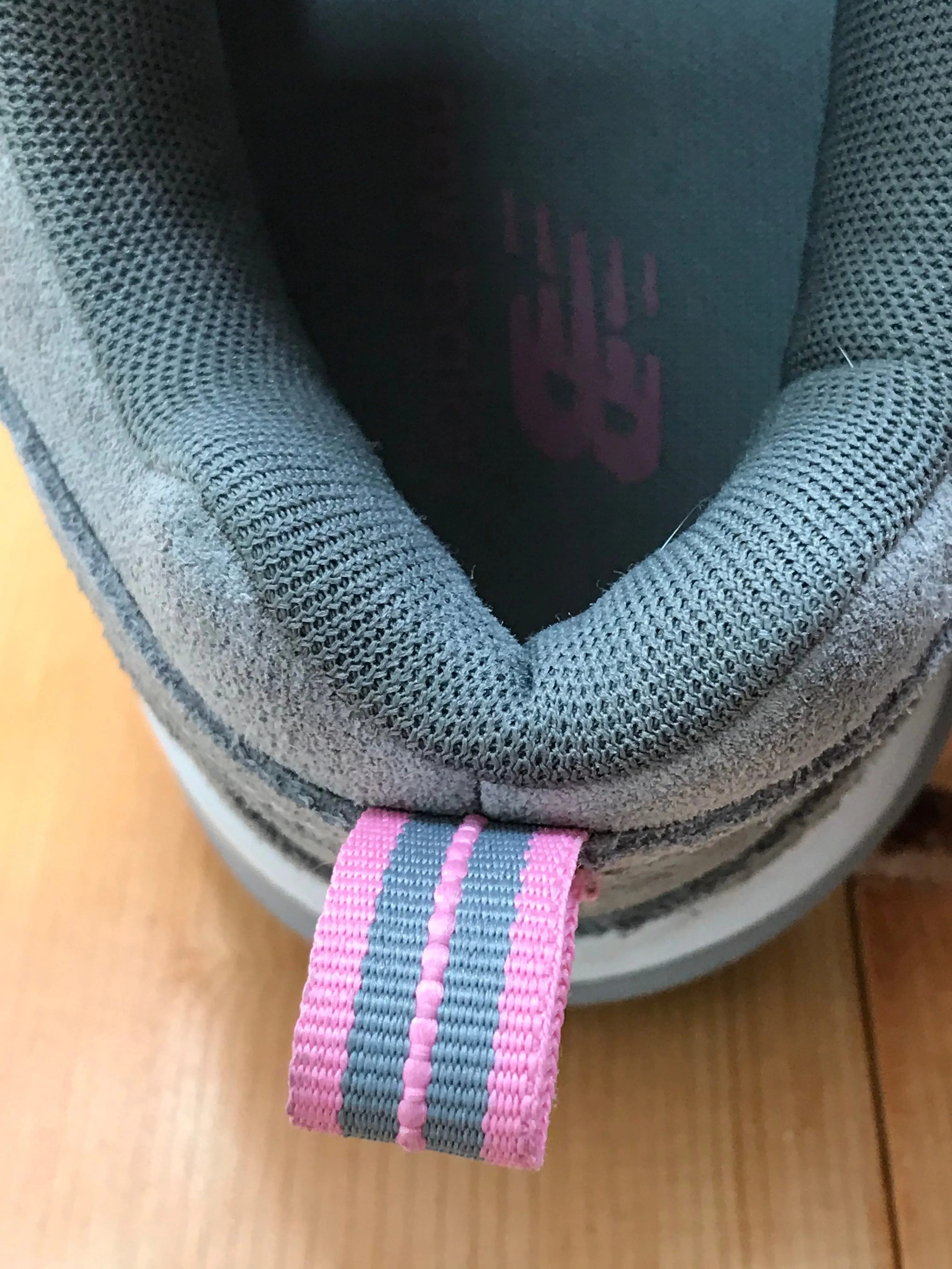 New Balance 530 Calia NEW BALANCE 608 V4 Women's Size 9.5 Suede Athletic Shoes Sneakers