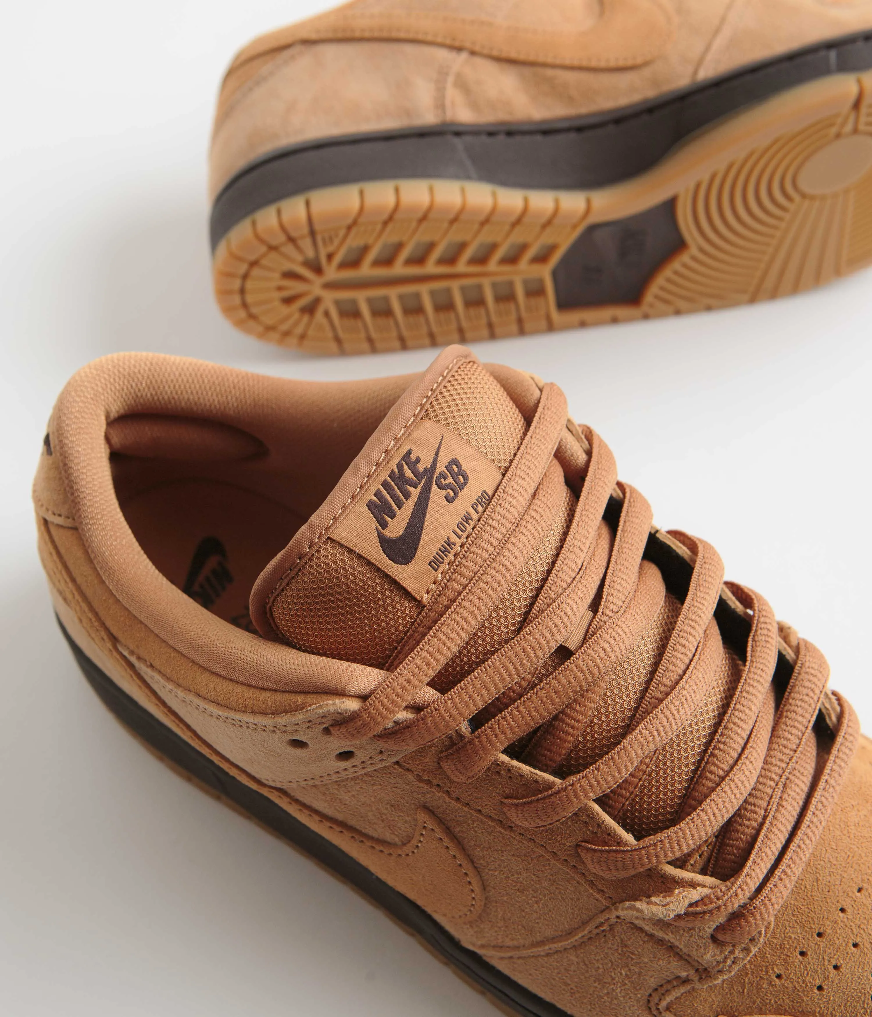 Nike SB Dunk Low Pro 'Wheat' Shoes - Flax / Flax - Flax - Baroque Brown Asics Gel Nimbus 20 Shoe Mid Grey Seashell Pink