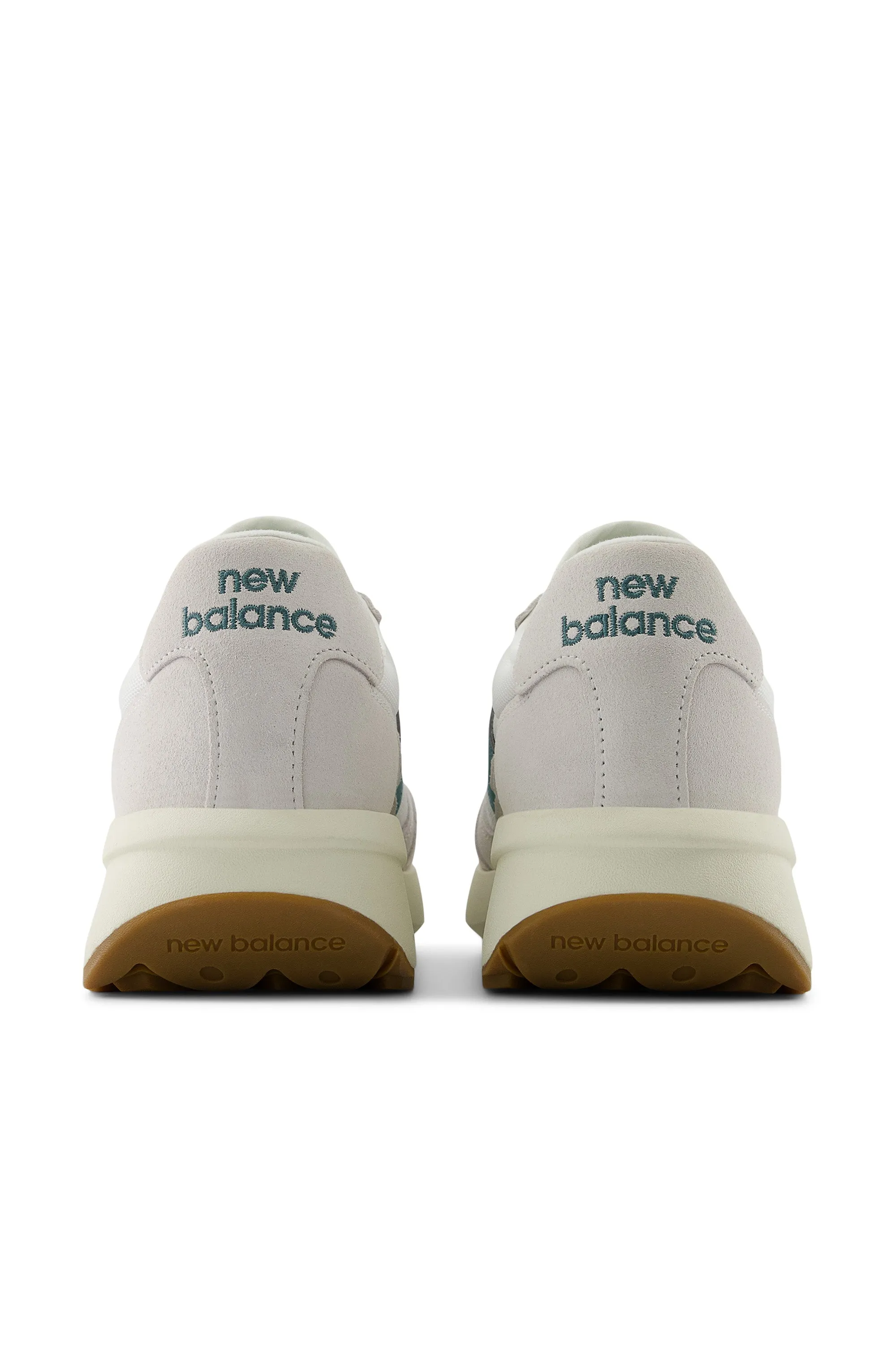 New Balance 370 Trainer Sea Salt & New Spruce New Balance Women's Fresh Foam X 880v14