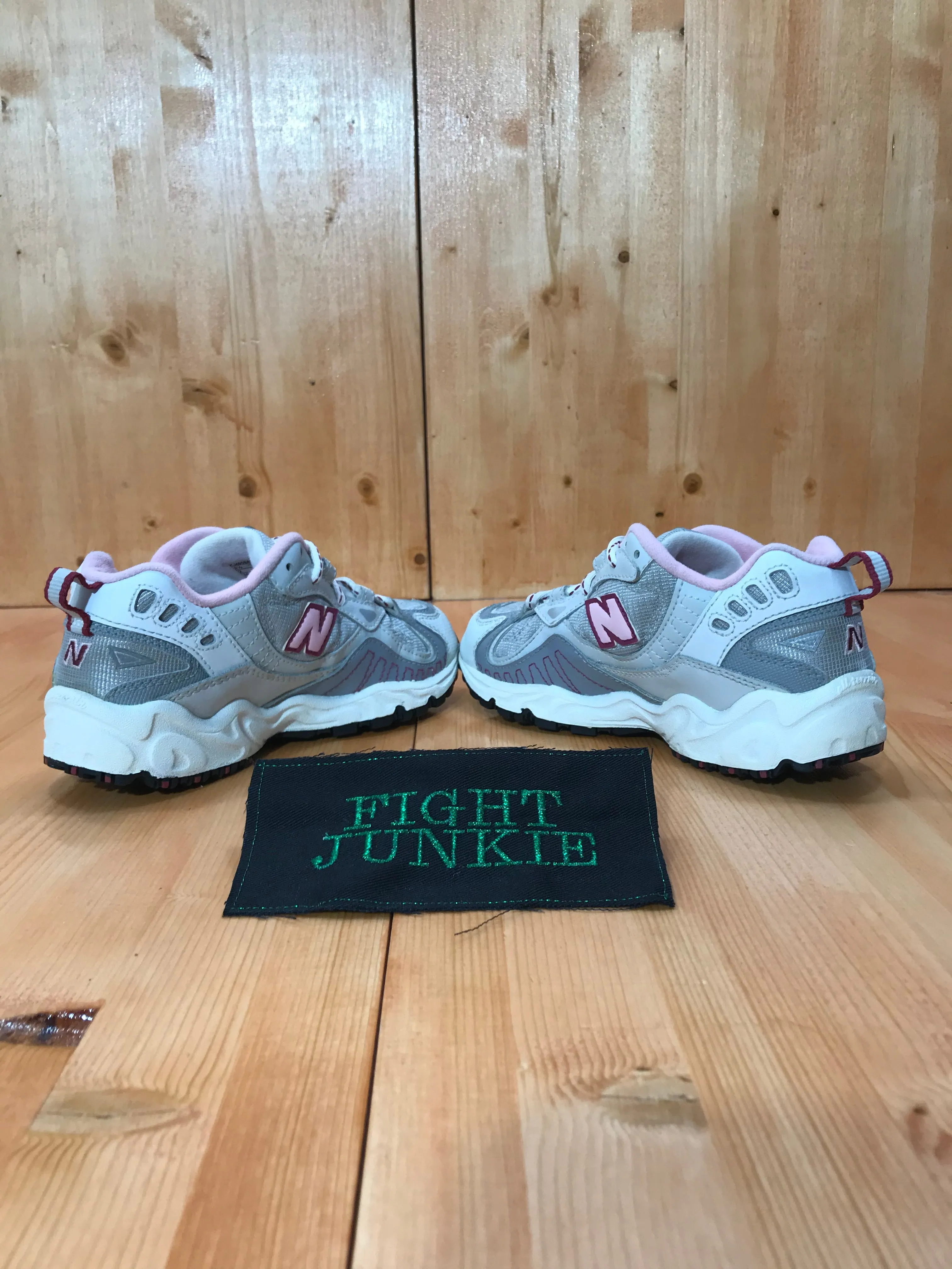 NEW BALANCE 490 Youth Size 2.5M Athletic Shoes Sneakers KJ490E6P Pink And Grey New Balance Shoes