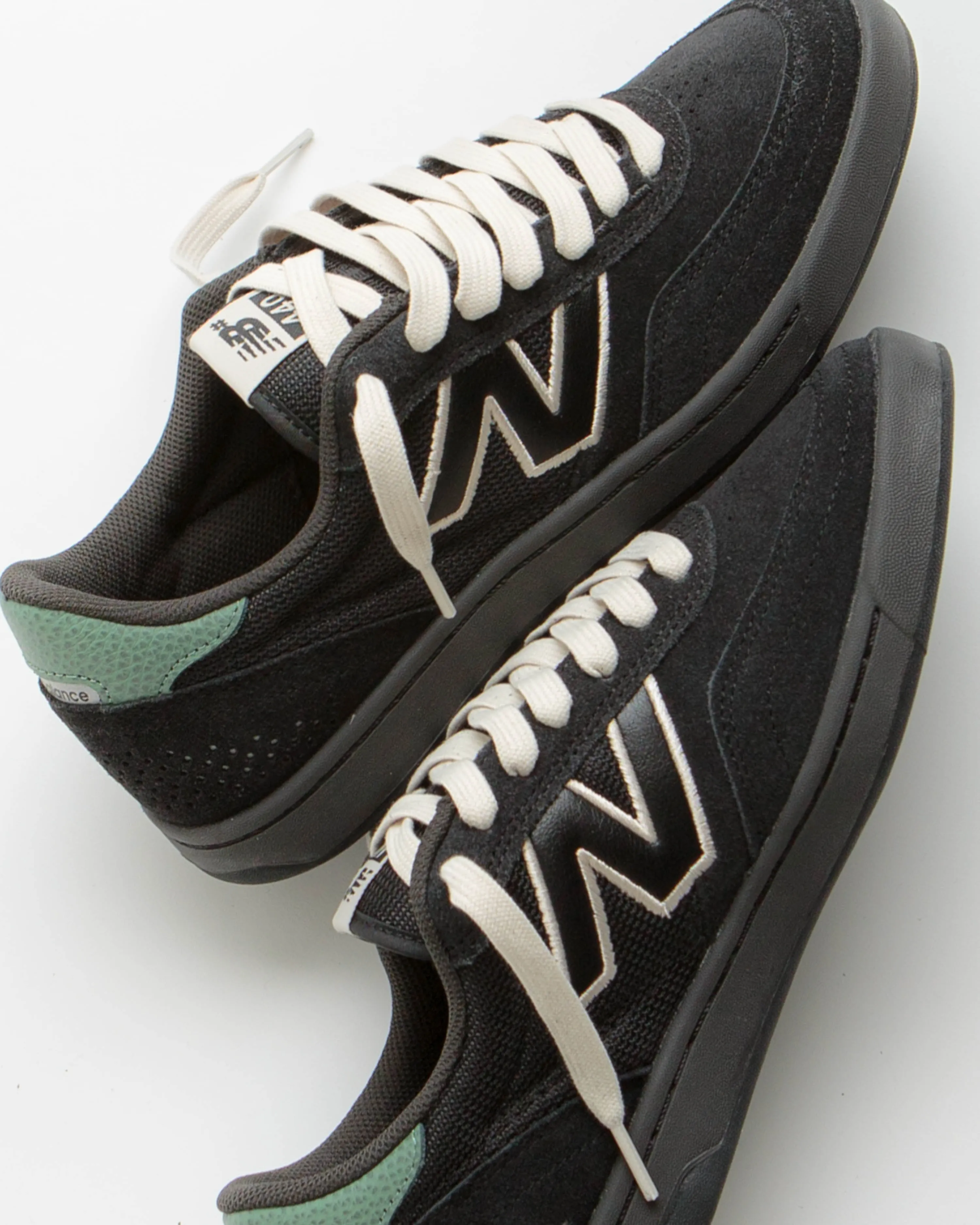 New Balance Numeric 440 V2 Shoes - Black New Balance Lav V2