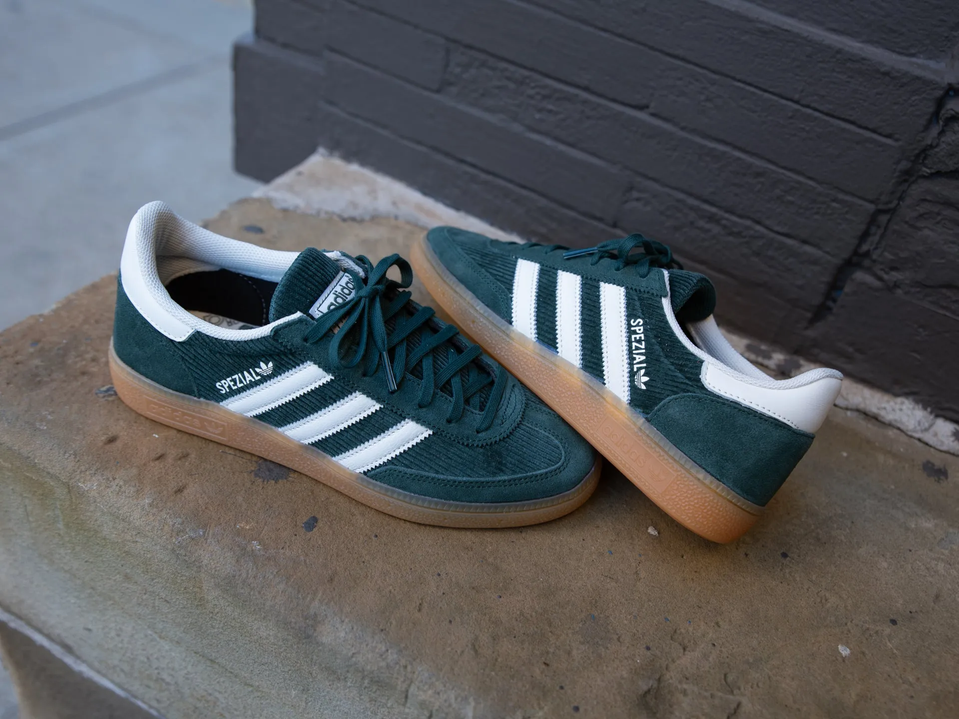Adidas Women's Handball Spezial 'Mineral Green' Adidas Originals Campus 00s Casual Shoes