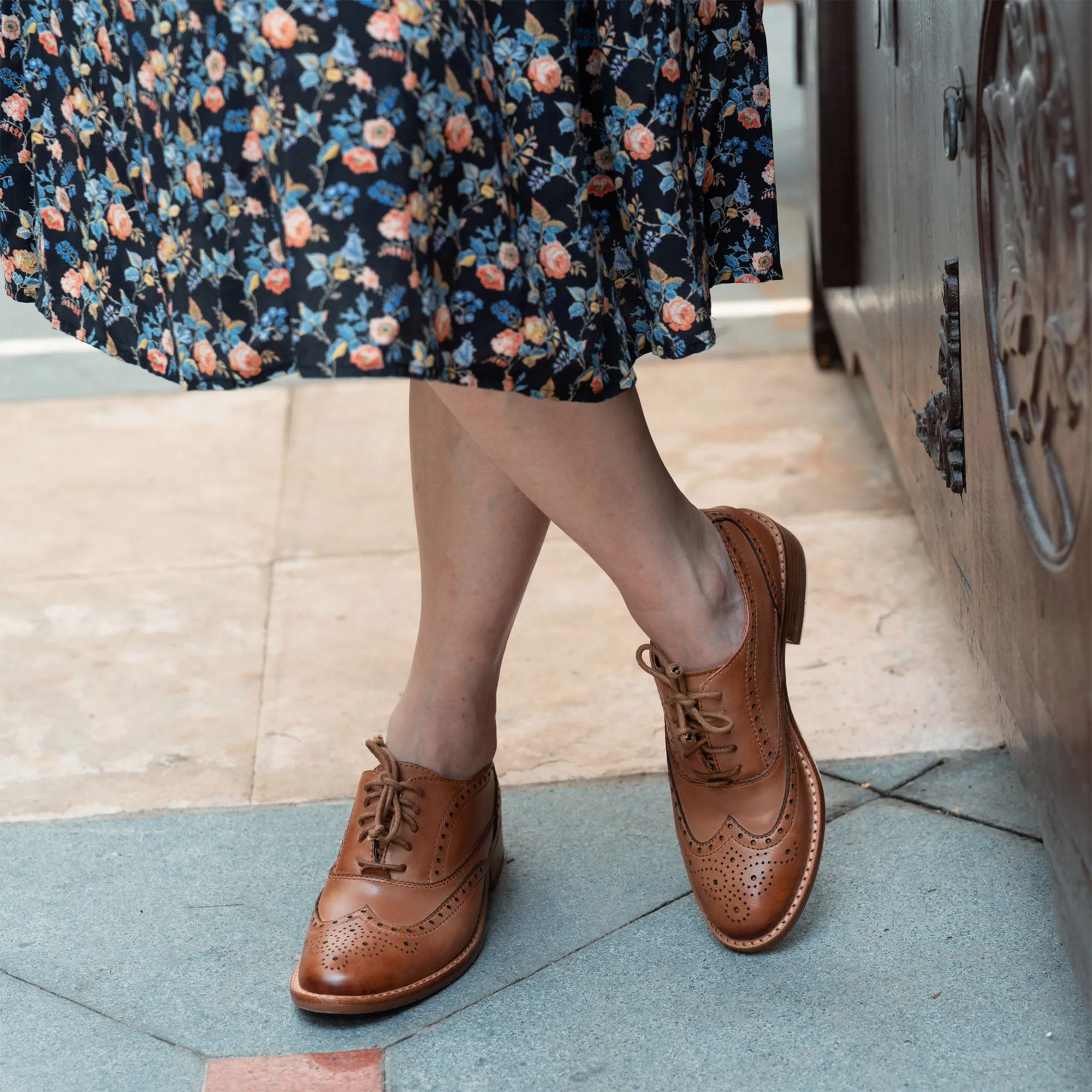 Hines Oxfords Oxford Tie Shoes for Women Genuine Leather Brogue Shoes in Brown/Black