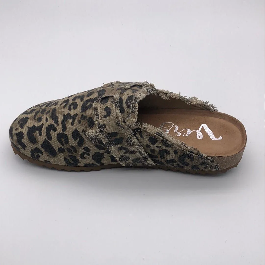 Gypsy-jazz leopard picnic shoe Slides Dsw