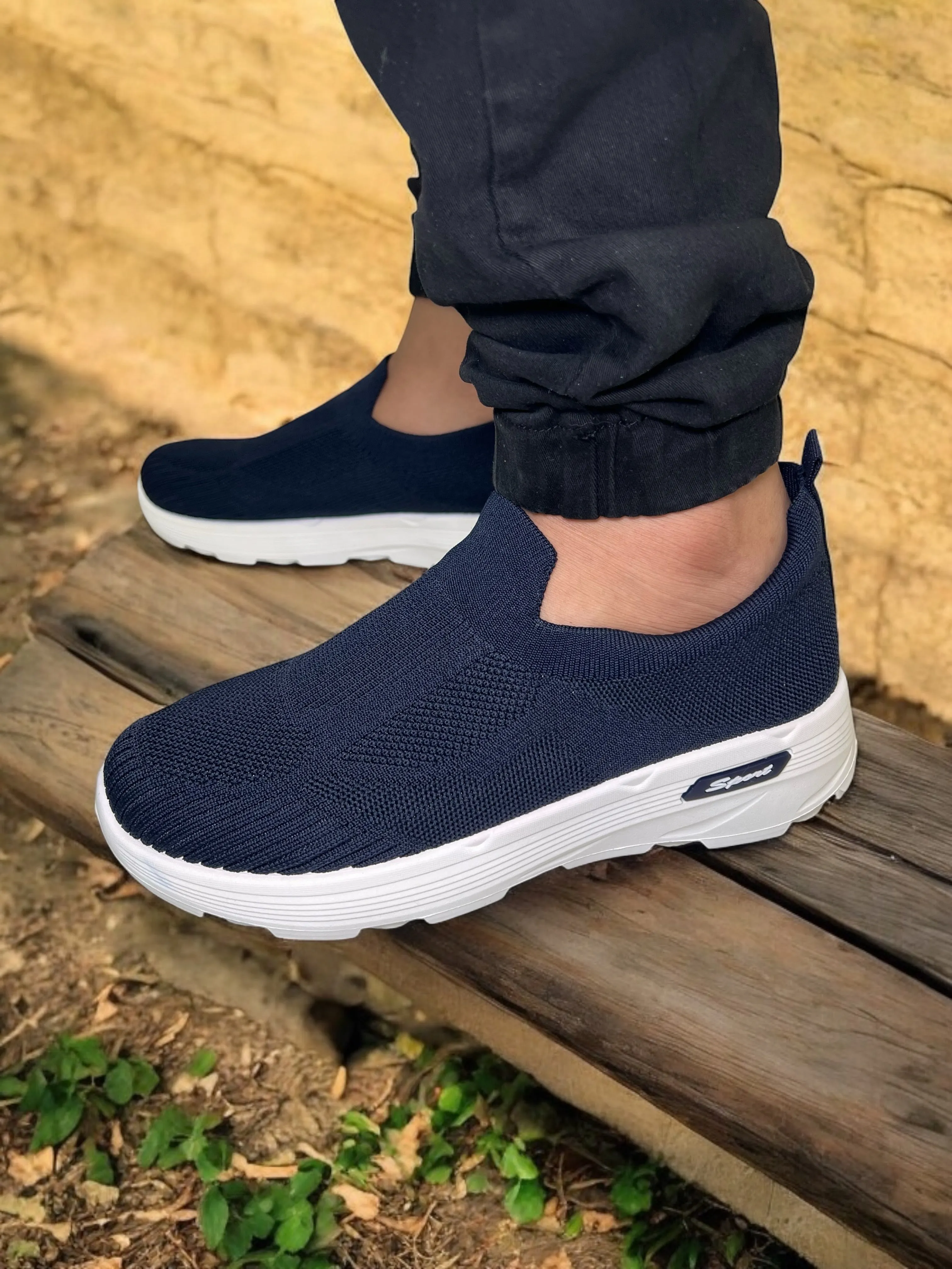 SHIDaQIN Midnight Stealth - Knit Slip-On Sneakers Haller Slip On