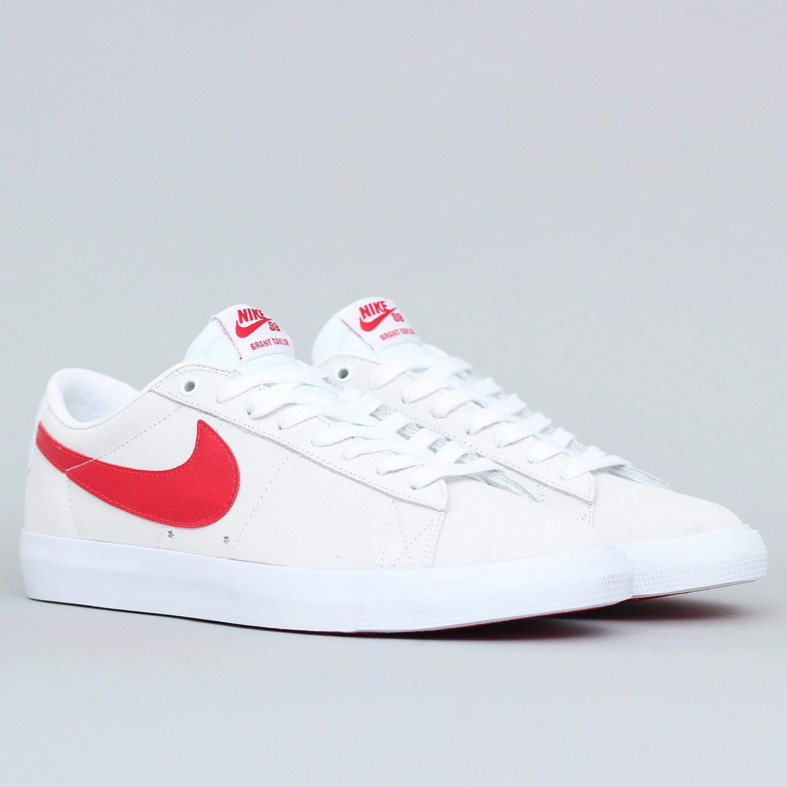 Nike SB Blazer Low GT Shoes White / University Red Asics Cheerleading Shoes 90s