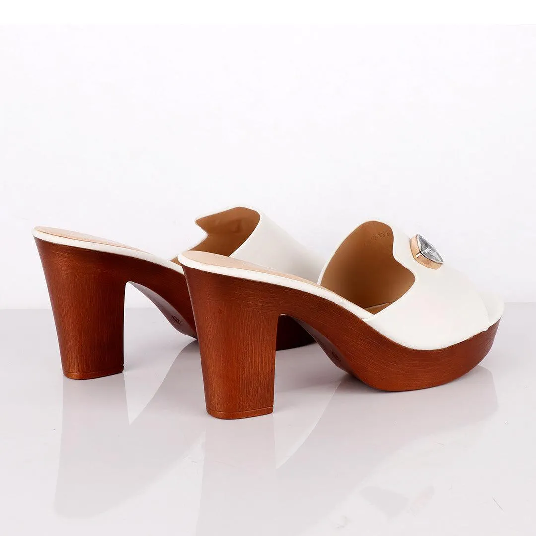 Maker's White Women Wedged Slippers With Stone Warmie Slippers