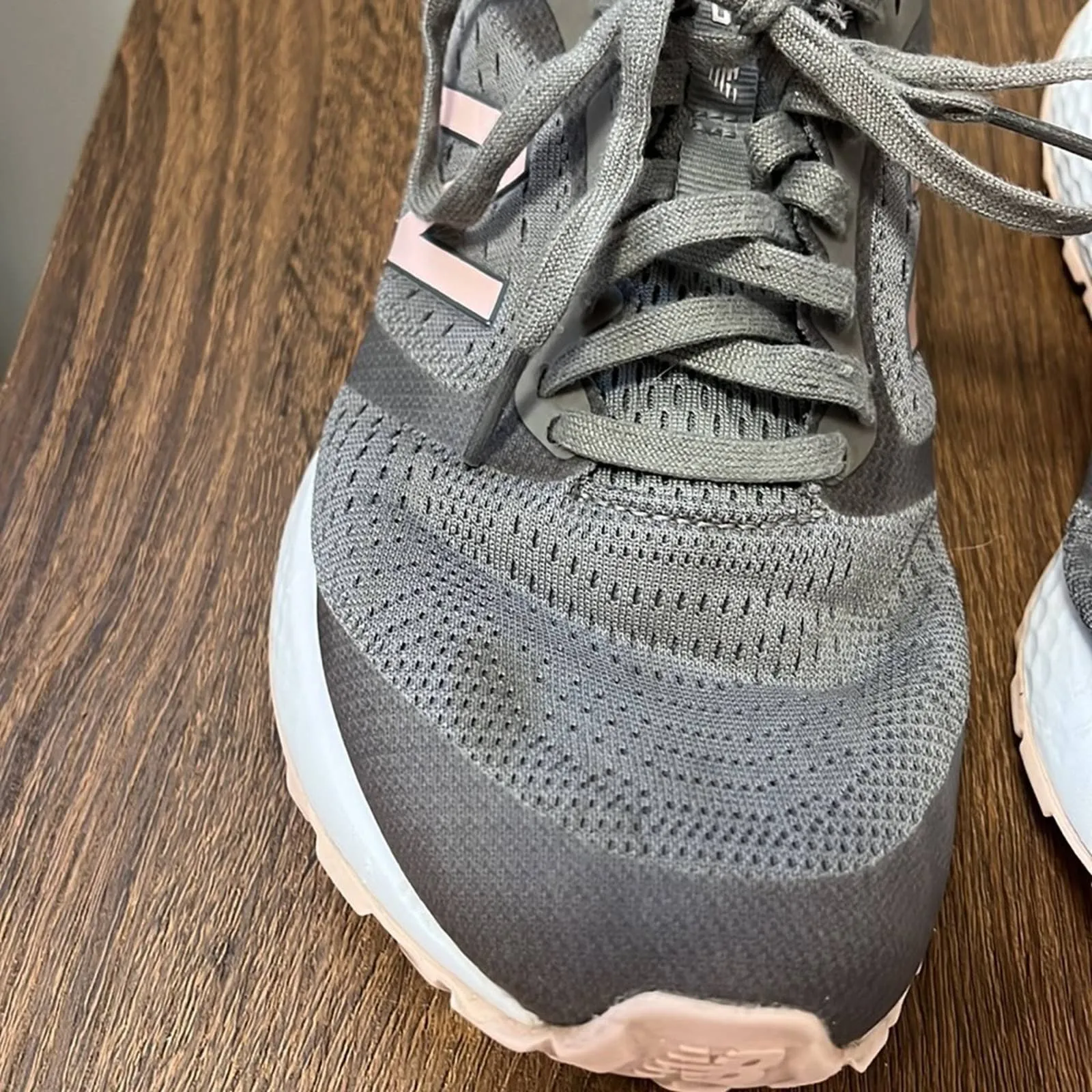 Size 9 New Balance Gray Pink White Running Tennis Shoes New Balance 9060 Green