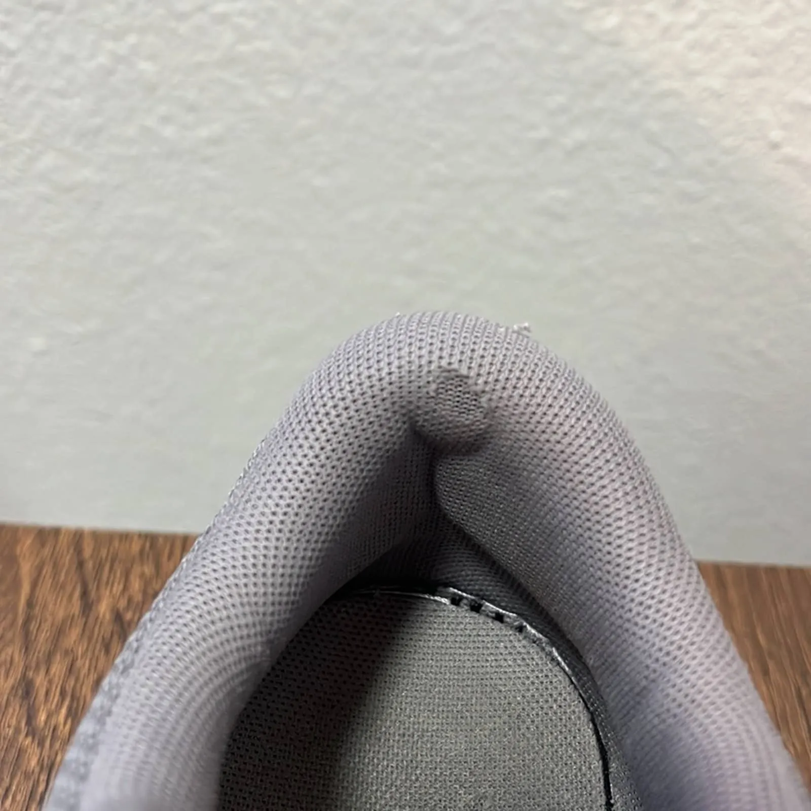 New Balance 302 Sneakers Size 9 New Balance Gray Pink White Running Tennis Shoes